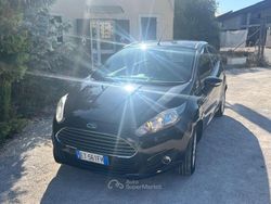Nero Usata 2013 Ford Fiesta Titanium Due volumi | 5990 € (Buon prezzo)