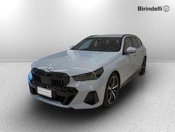 Brooklyn grey metallic Usata 2024 BMW 520 Comfort Edition Station wagon | 62.900 € (Buon prezzo)