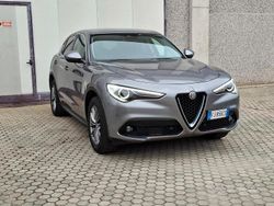 Grigio Usata 2017 Alfa Romeo Stelvio Executive SUV | 17.900 € (Buon prezzo)