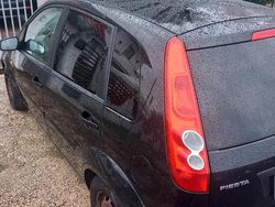 Nero Usata 2006 Ford Fiesta Tre volumi | 2500 €