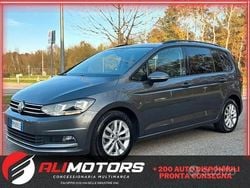 Grigio Usata 2017 VW Touran Executive Monovolume | 14.890 € (Buon prezzo)