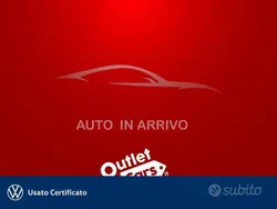 Pure white Usata 2022 VW Golf VIII R-line Tre volumi | 24.700 € (Buon prezzo)