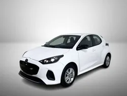 Bianco Nuova 2024 Mazda 2 Center-Line Tre volumi | 20.450 € (Buon prezzo)