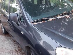 Nero Usata 2008 Kia Carens Family Monovolume | 800 € (Buon prezzo)