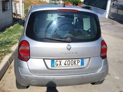 Argento Usata 2010 Renault Modus Expression Monovolume | 3250 € (Buon prezzo)