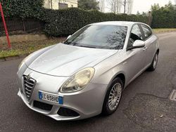Grigio Usata 2011 Alfa Romeo Giulietta Distinctive Tre volumi | 4900 € (Super prezzo)