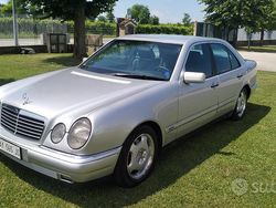Grigio Usata 1998 Mercedes 250 Tre volumi | 2000 €