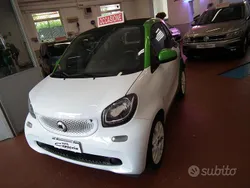 Bianco Usata 2017 Smart ForTwo Electric Drive Passion Due volumi | 8490 € (Ottimo prezzo)
