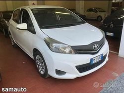 Bianco Usata 2012 Toyota Yaris Lounge Tre volumi | 5200 € (Buon prezzo)