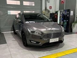 Grigio Usata 2015 Ford Focus Titanium X Tre volumi | 5000 € (Ottimo prezzo)