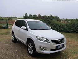 Usata 2011 Toyota RAV4 SUV | 11.000 € (Molto cara)