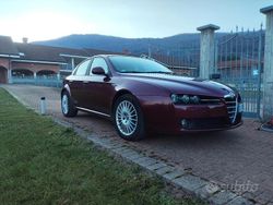 Rosso Usata 2007 Alfa Romeo 159 Tre volumi | 3200 €
