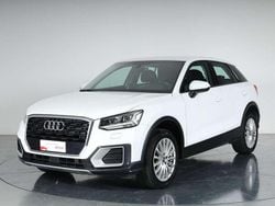 Bianco ghiaccio Usata 2017 Audi Q2 Design SUV | 17.900 € (Buon prezzo)
