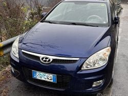 Blu Usata 2010 Hyundai i30 Tre volumi | 2690 € (Buon prezzo)