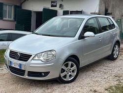 Argento Usata 2007 VW Polo Sportline Tre volumi | 2990 € (Buon prezzo)