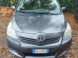 Grigio Usata 2010 Toyota Verso Monovolume | 3990 €