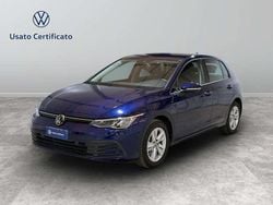 Atlantic blue metallizzato Usata 2024 VW Golf VIII Life Tre volumi | 23.900 € (Buon prezzo)