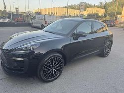 Usata 2022 Porsche Macan SUV | 69.900 € (Molto cara)