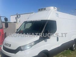 Bianco pastello Usata 2018 Iveco Daily Tre volumi | 16.900 € (Buon prezzo)