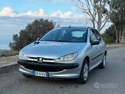 Usata 2004 Peugeot 206 Tre volumi | 2500 €