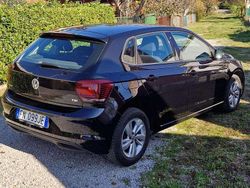 Nero Usata 2018 VW Polo Comfortline Tre volumi | 10.500 € (Buon prezzo)