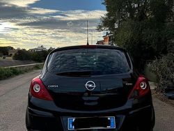 Usata 2011 Opel Corsa Tre volumi | 2000 € (Buon prezzo)