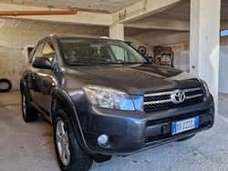 Grigio Usata 2008 Toyota RAV4 Luxury SUV | 8000 € (Molto cara)