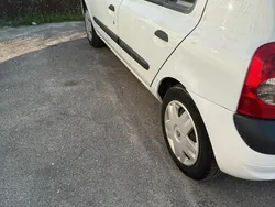 Usata 2003 Renault Clio II Tre volumi | 700 € (Molto cara)