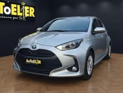 Argento Usata 2022 Toyota Yaris Hybrid Active Tre volumi | 17.250 € (Buon prezzo)