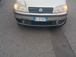 Grigio Usata 2004 Fiat Punto Due volumi | 900 € (Super prezzo)