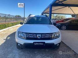 Bianco Usata 2016 Dacia Duster Lauréate SUV | 7999 € (Ottimo prezzo)