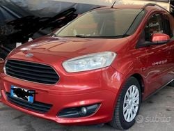 Usata 2014 Ford Tourneo Courier Monovolume | 7400 € (Cara)
