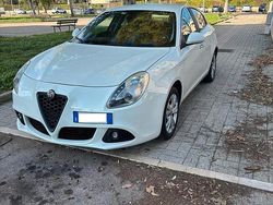 Bianco Usata 2012 Alfa Romeo Giulietta Tre volumi | 4500 € (Super prezzo)