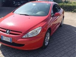 Usata 2004 Peugeot 307 CC Cabrio | 2500 € (Buon prezzo)