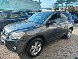 Grigio Usata 2009 Toyota RAV4 Multidrive S SUV | 6490 € (Buon prezzo)