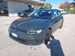 Nero Usata 2024 VW Golf VIII Life Tre volumi | 24.400 € (Buon prezzo)