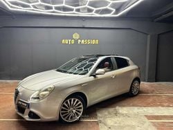 Argento Usata 2013 Alfa Romeo Giulietta Tre volumi | 9990 € (Molto cara)