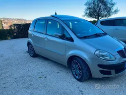 Usata 2006 Lancia Musa Monovolume | 4000 €