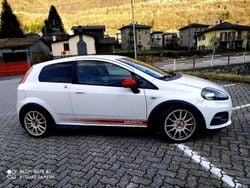 Bianco Usata 2010 Abarth Grande Punto Due volumi | 15.000 € (Cara)