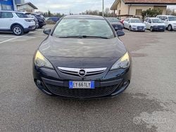Grigio Usata 2014 Opel Astra GTC Coupé | 4900 € (Buon prezzo)