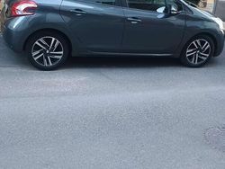 Usata 2013 Peugeot 208 Due volumi | 6500 € (Buon prezzo)