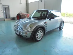 Argento Usata 2004 Mini ONE Due volumi | 2700 € (Buon prezzo)