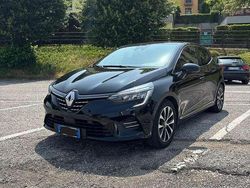 Nero Usata 2023 Renault Clio V Techno Tre volumi | 15.800 € (Buon prezzo)