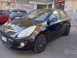 Nero Usata 2011 Hyundai i20 Comfort Tre volumi | 2600 € (Ottimo prezzo)