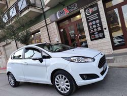 Bianco Usata 2016 Ford Fiesta Business Edition Tre volumi | 6990 € (Buon prezzo)