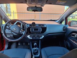 Rosso Usata 2015 Kia Rio Active Tre volumi | 8200 € (Cara)