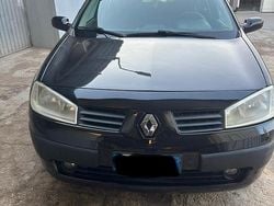 Nero Usata 2005 Renault Mégane II Tre volumi | 2000 €