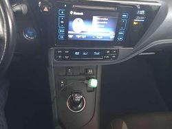 Grigio Usata 2016 Toyota Auris Lounge Tre volumi | 10.900 €