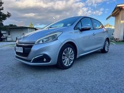 Argento Usata 2015 Peugeot 208 Active Due volumi | 7500 € (Buon prezzo)