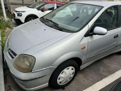 Grigio Usata 2001 Nissan Almera Tino Monovolume | 800 €